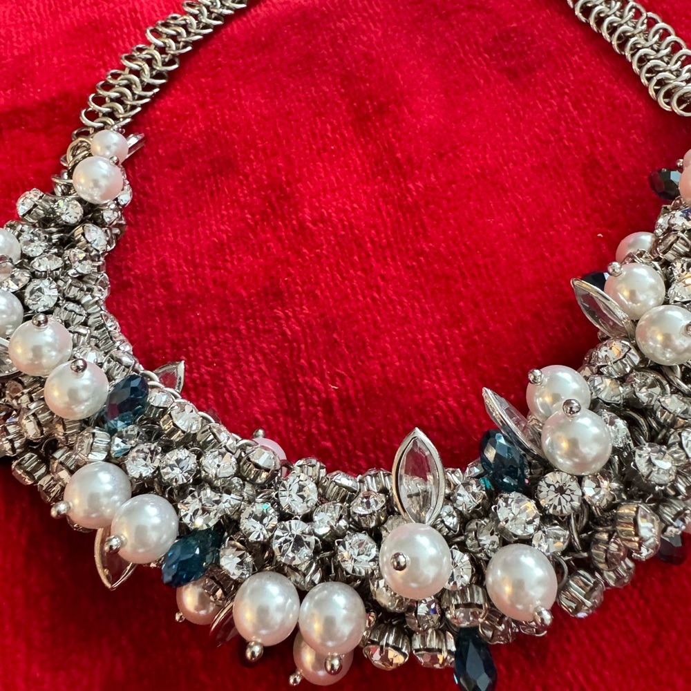 Statement Crystal & Pearl Choker Necklace with Matching Bracelet - Picture 4 of 11